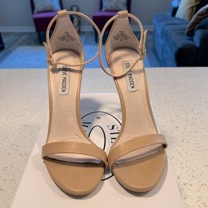 Steve Madden nude heel
